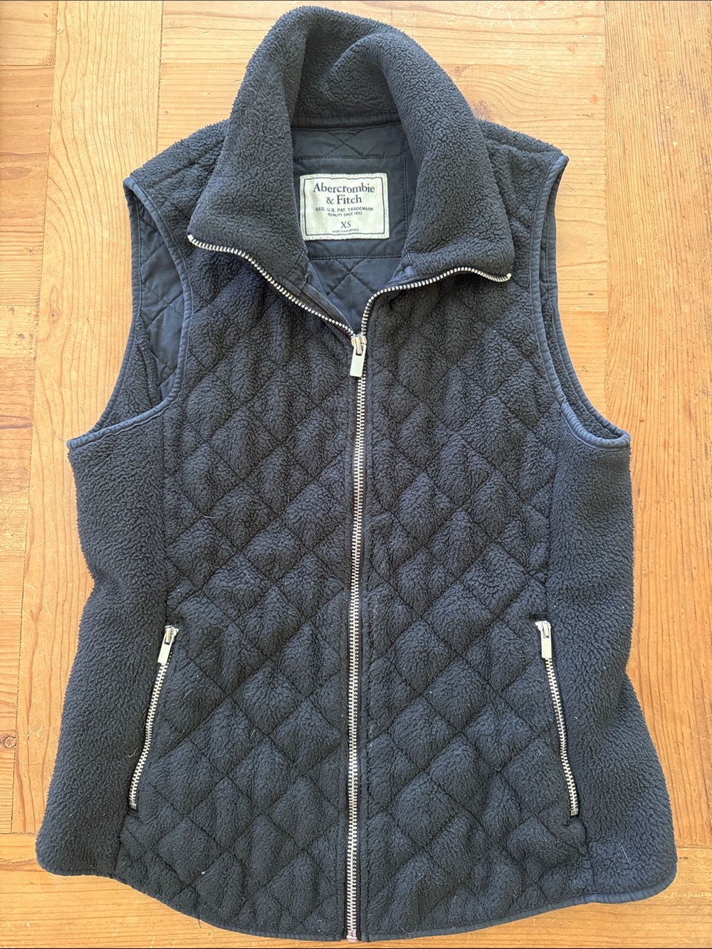 Abercrombie & Fitch Quilted Fleece Vest - Charcoal Gray